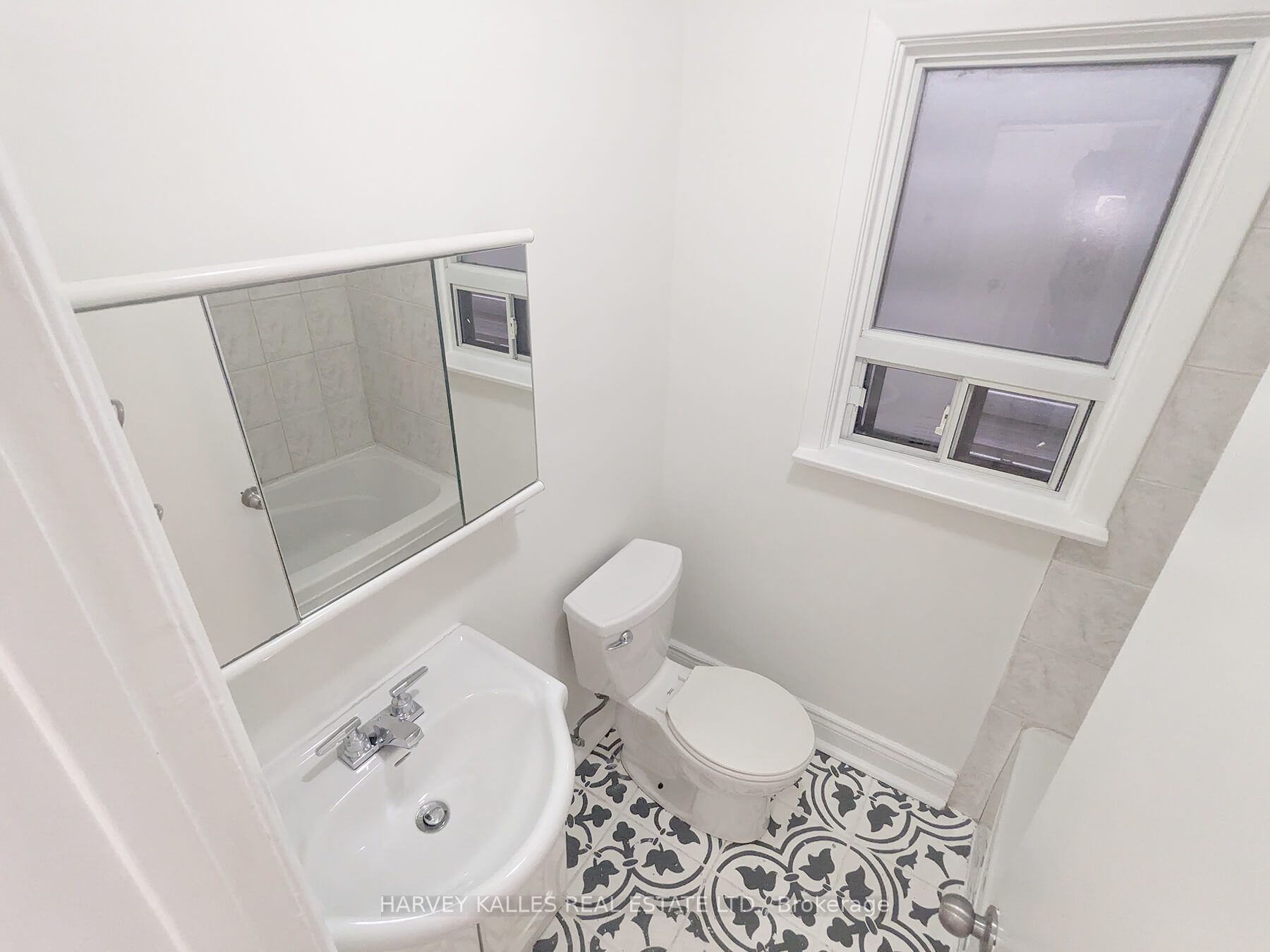 242 Robina Avenue Main Property Photo 11