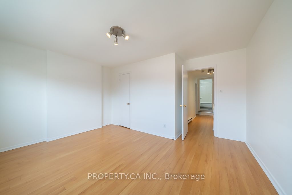 281 Augusta Avenue 2-3 Property Photo 4
