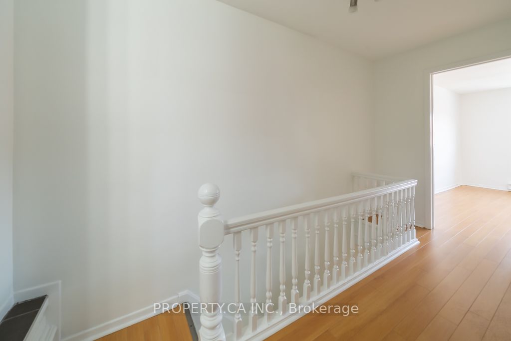 281 Augusta Avenue 2-3 Property Photo 6