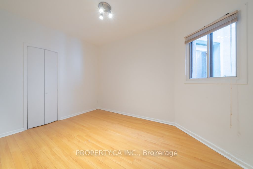 281 Augusta Avenue 2-3 Property Photo 10