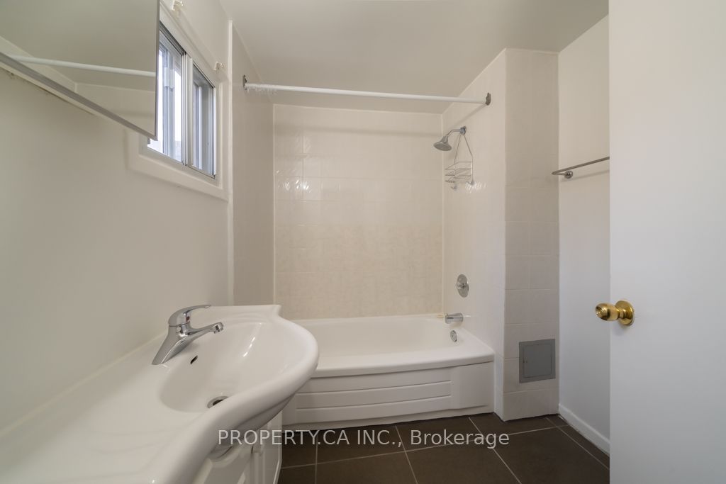281 Augusta Avenue 2-3 Property Photo 11