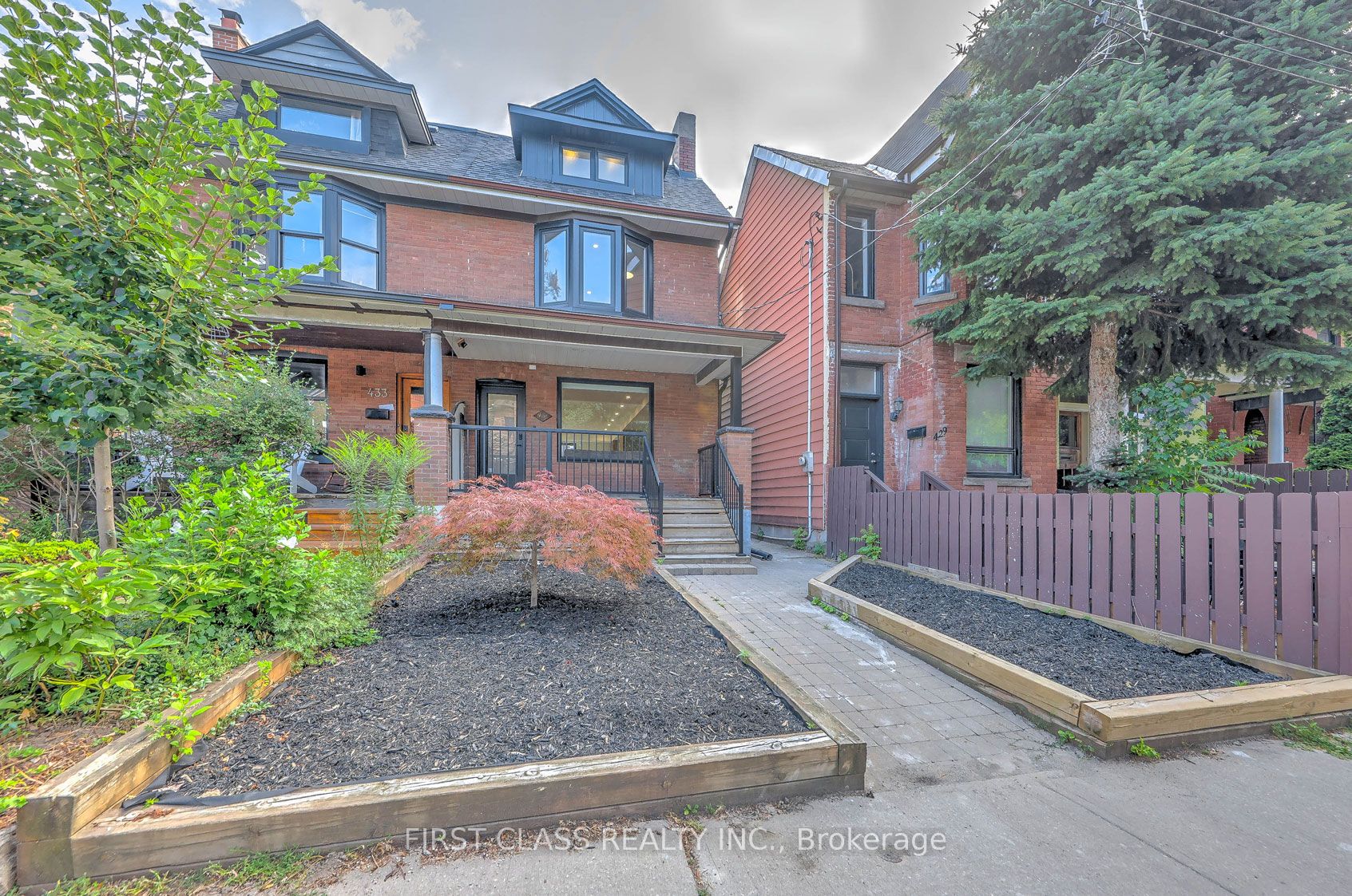 431 Roxton Road Ensuite 3 Property Photo 1