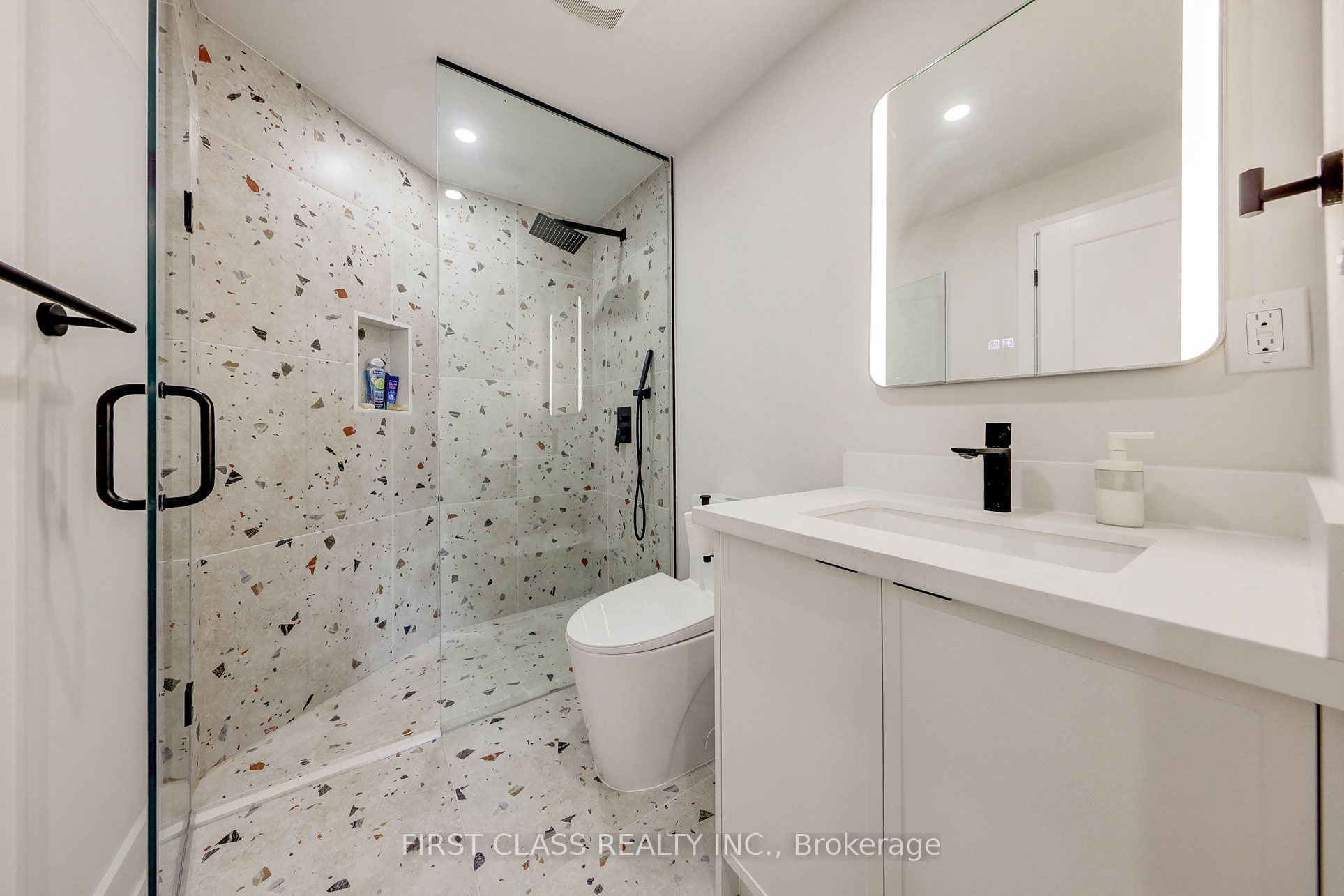 431 Roxton Road Ensuite 3 Property Photo 5