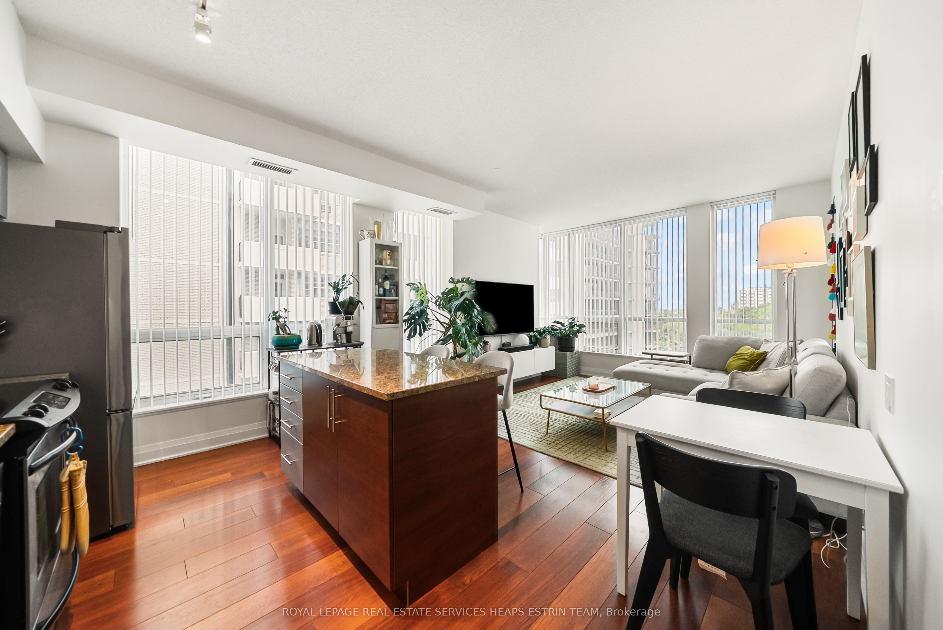 83 Redpath Avenue 704 Property Photo 6