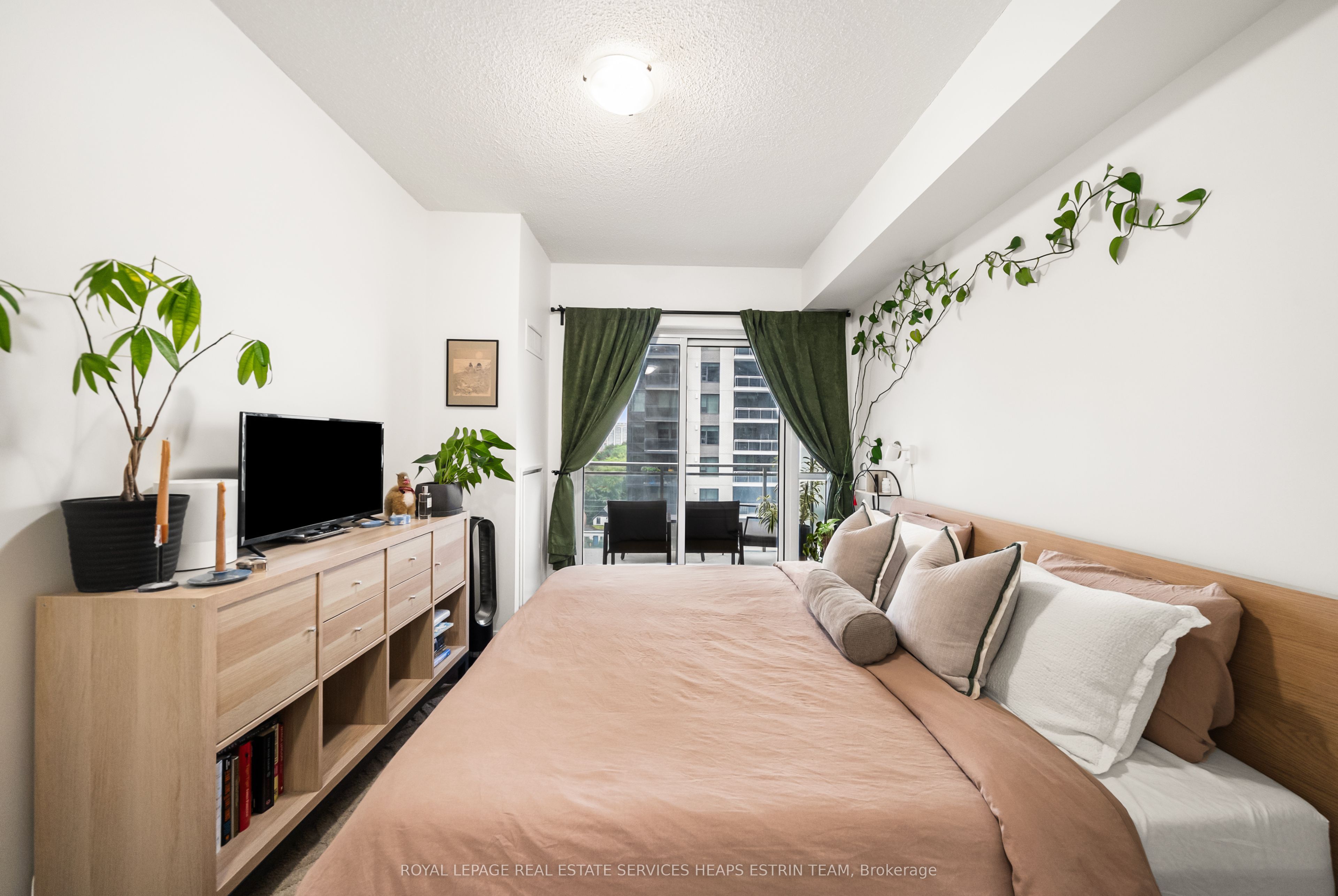83 Redpath Avenue 704 Property Photo 10