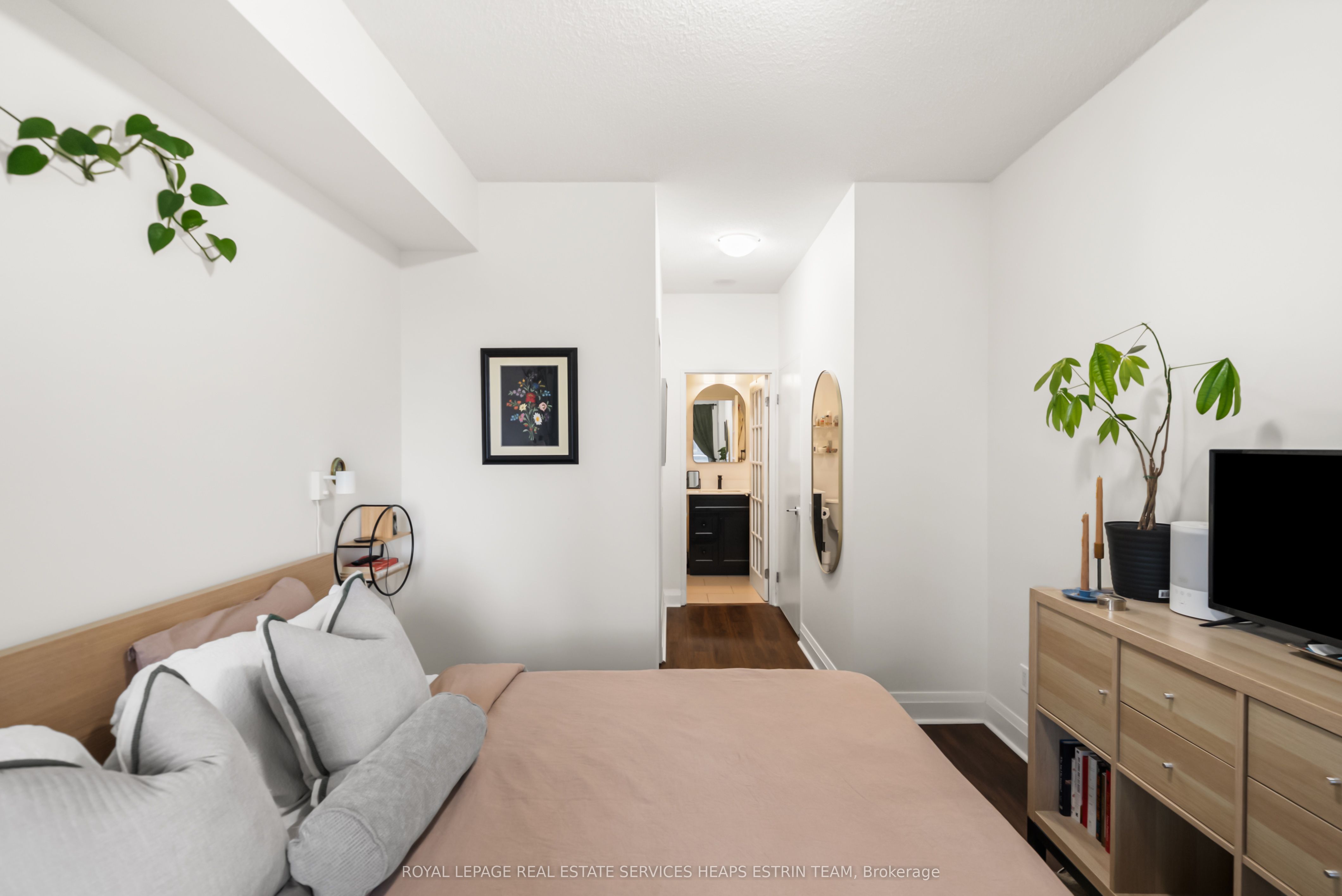 83 Redpath Avenue 704 Property Photo 11
