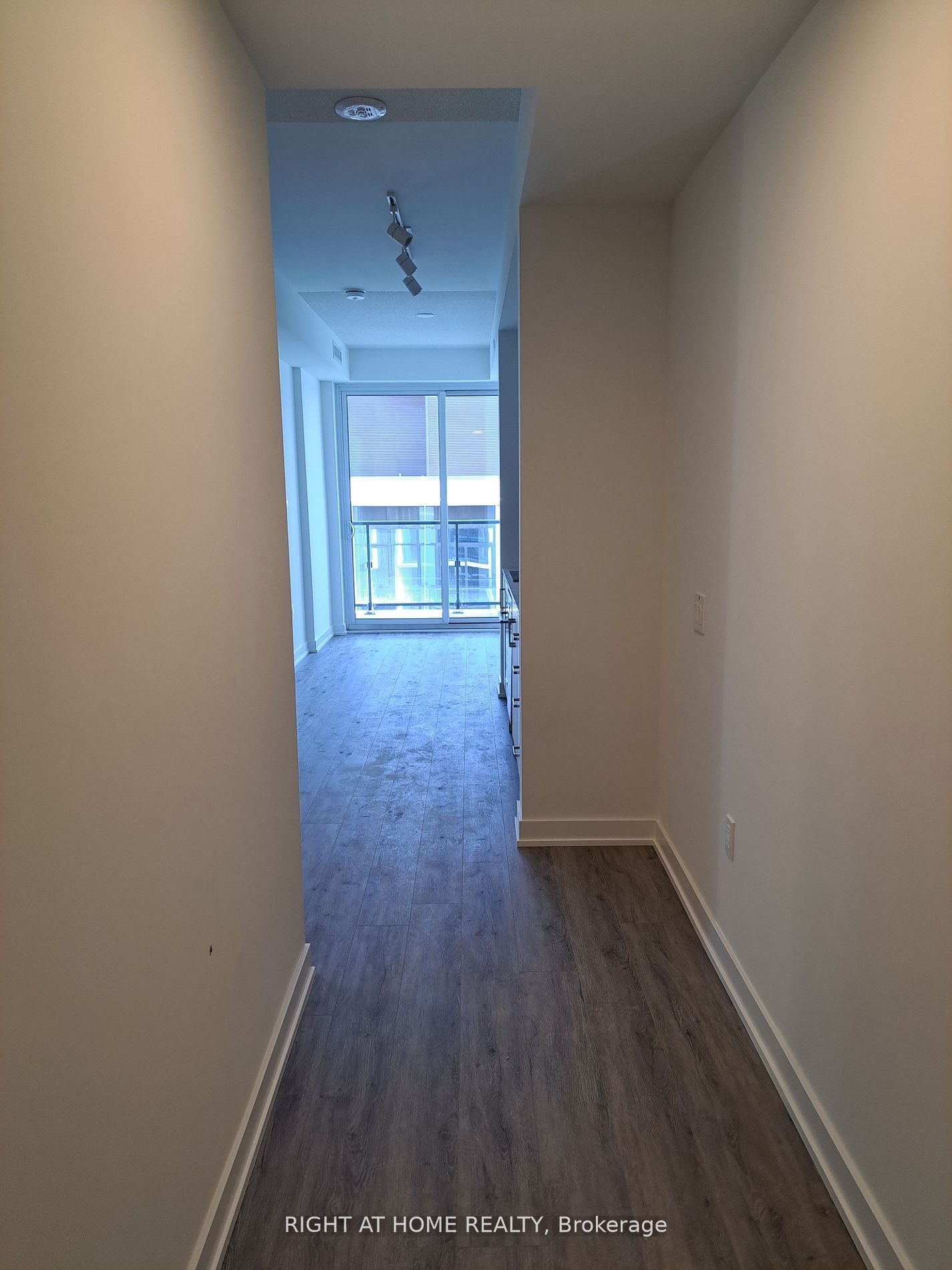 9 Tecumseth Street 1401 Property Photo 8