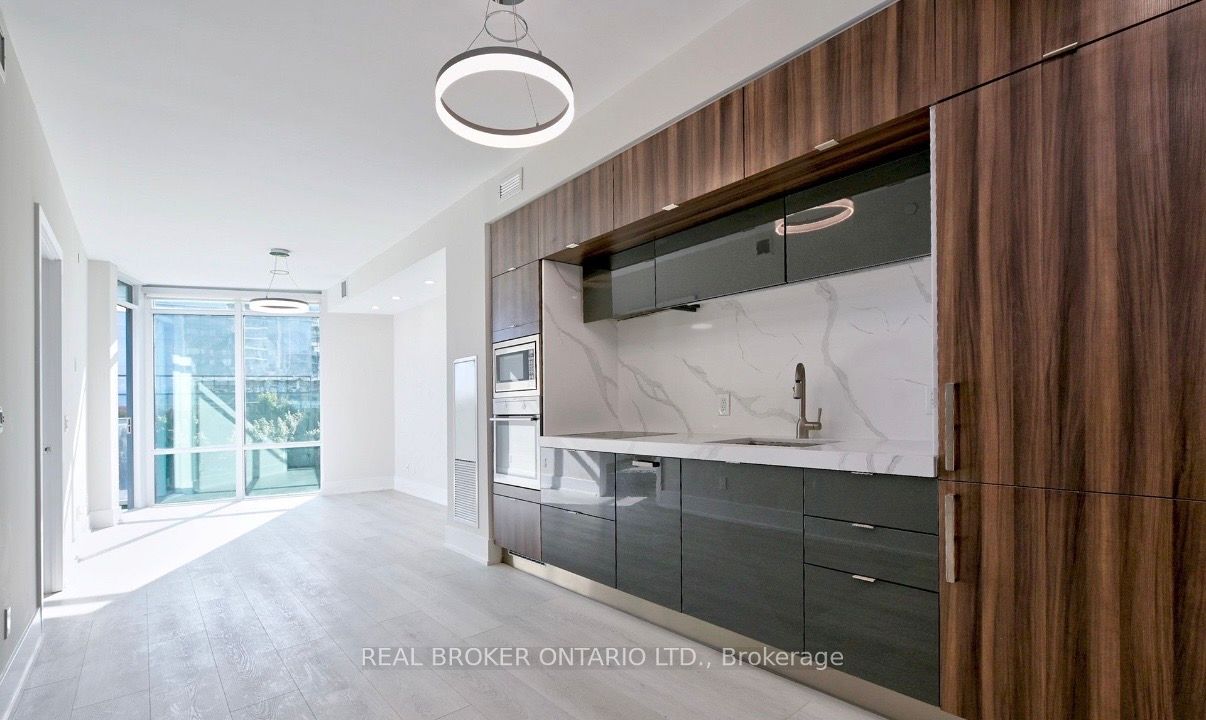 55 Merchants' Wharf 325 Property Photo 3