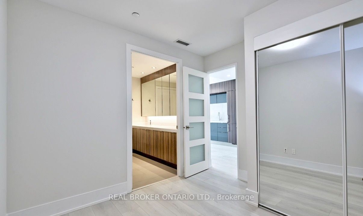 55 Merchants' Wharf 325 Property Photo 10