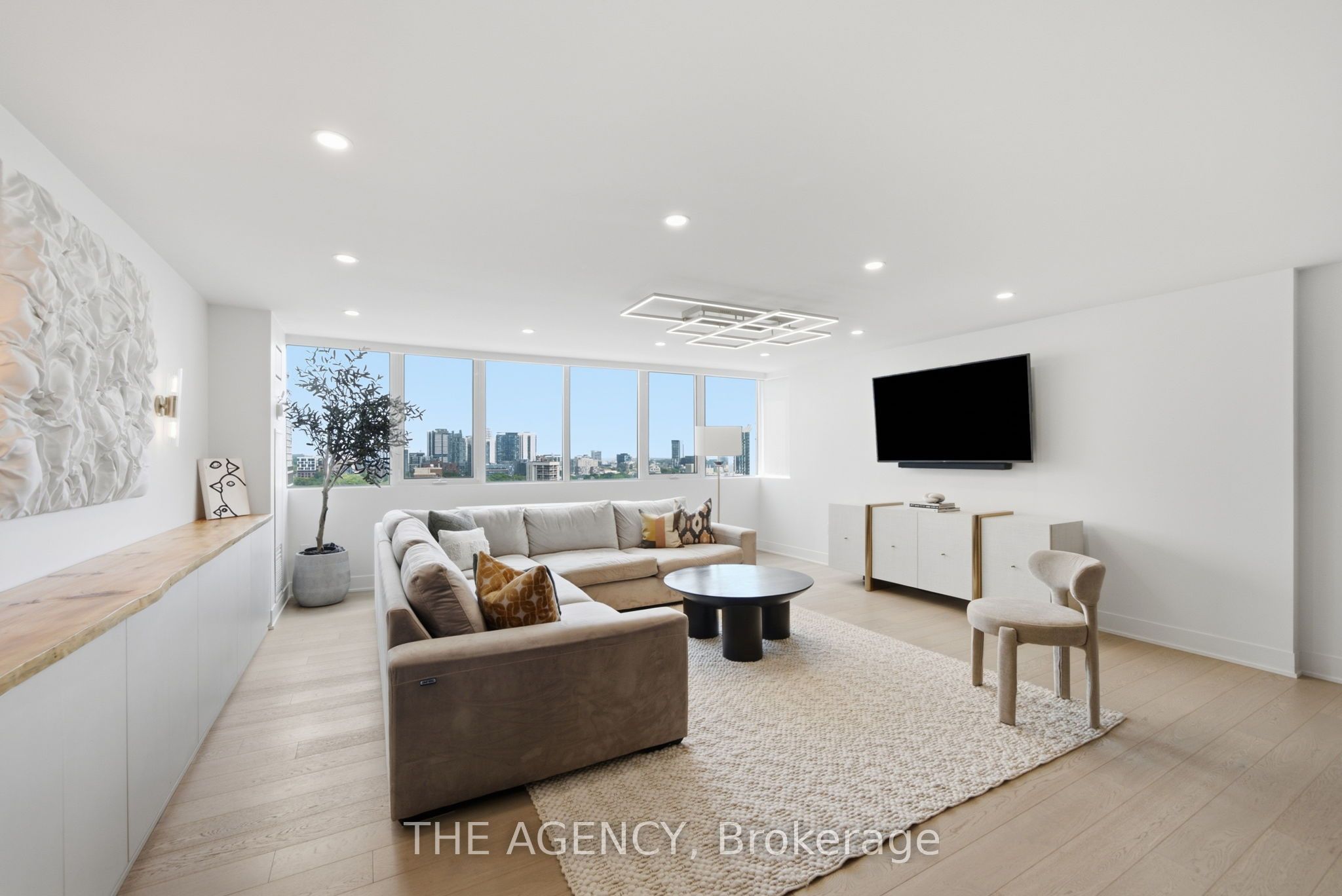 256 Jarvis Street 15c Property Photo 3