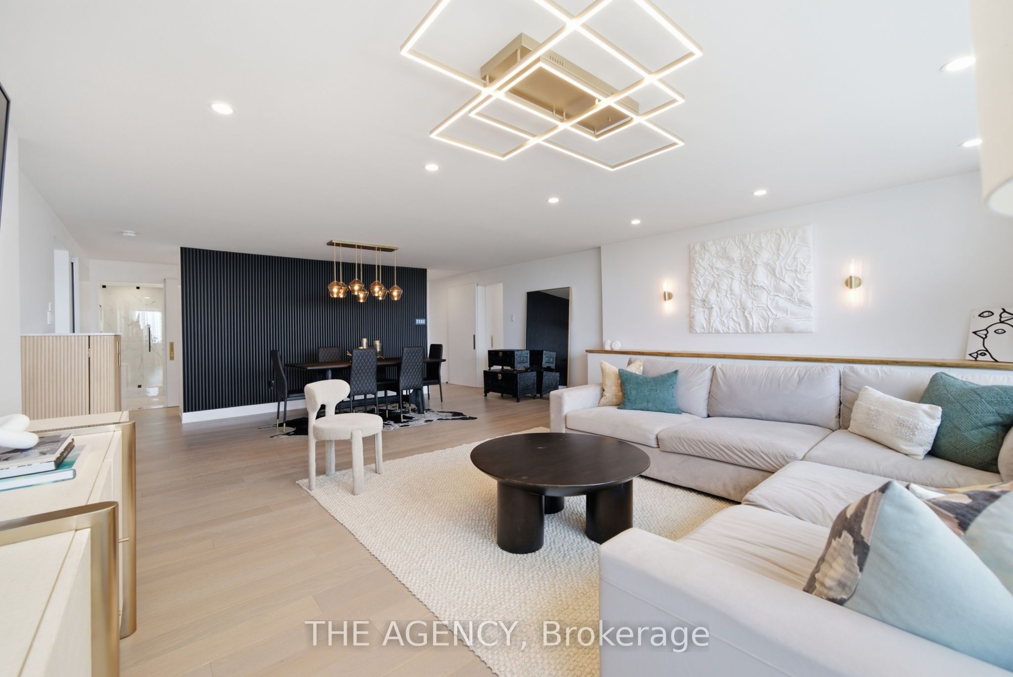 256 Jarvis Street 15c Property Photo 5