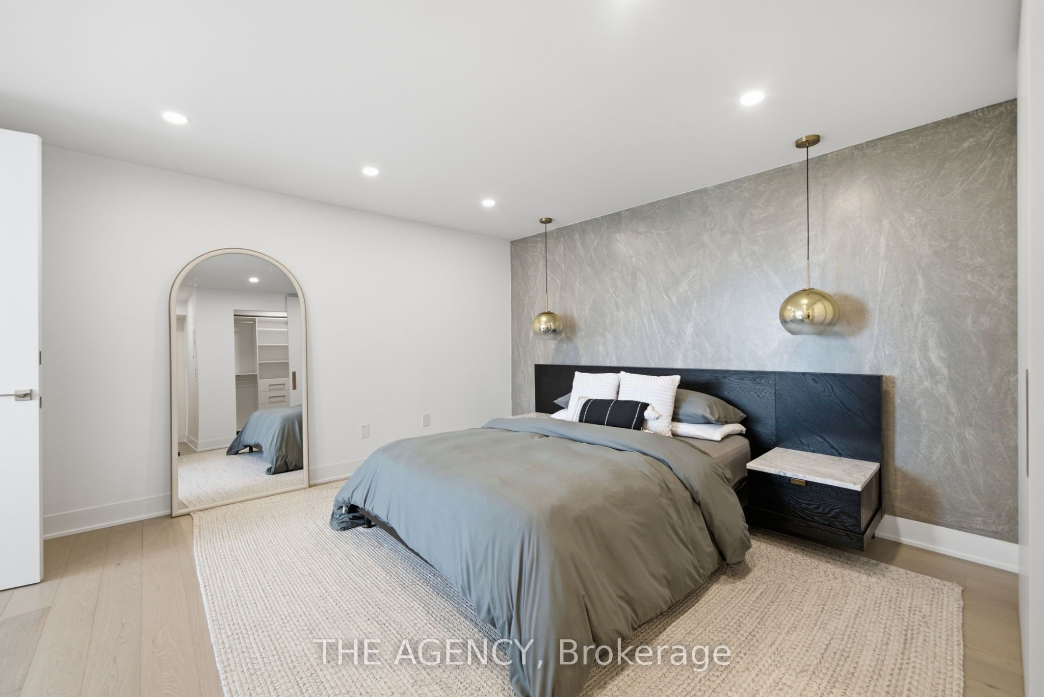 256 Jarvis Street 15c Property Photo 18
