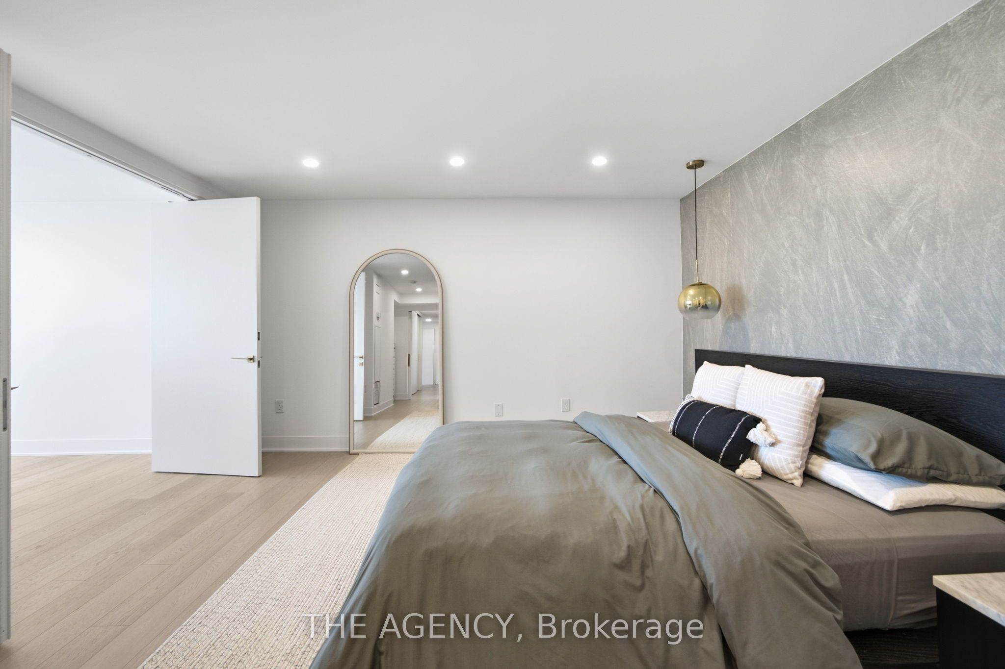 256 Jarvis Street 15c Property Photo 19