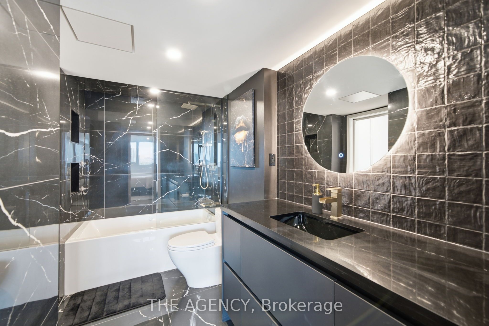 256 Jarvis Street 15c Property Photo 28
