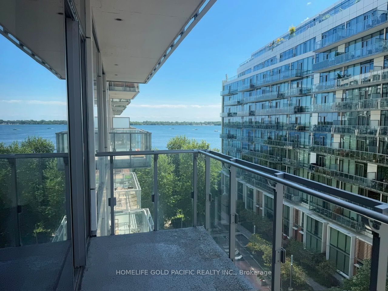 39 Queens Quay E 732 Property Photo 4