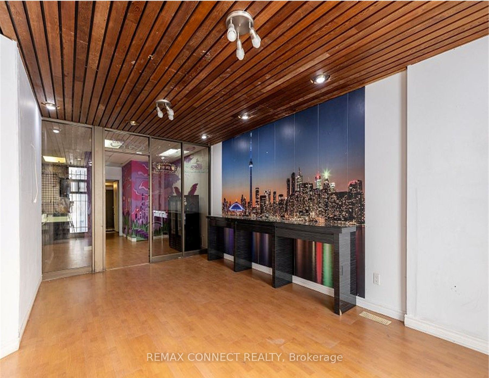 1105 Bathurst Street Property Photo 4