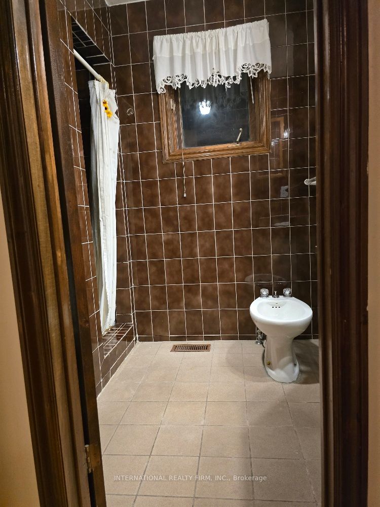 607 Coldstream Avenue Property Photo 20