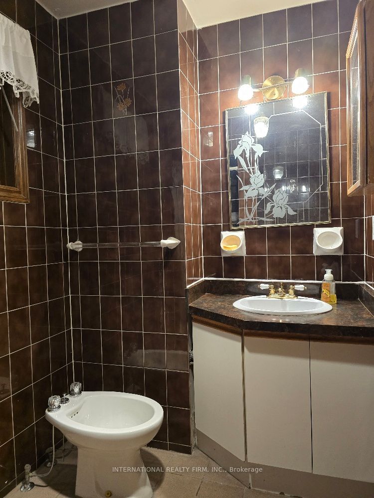 607 Coldstream Avenue Property Photo 21