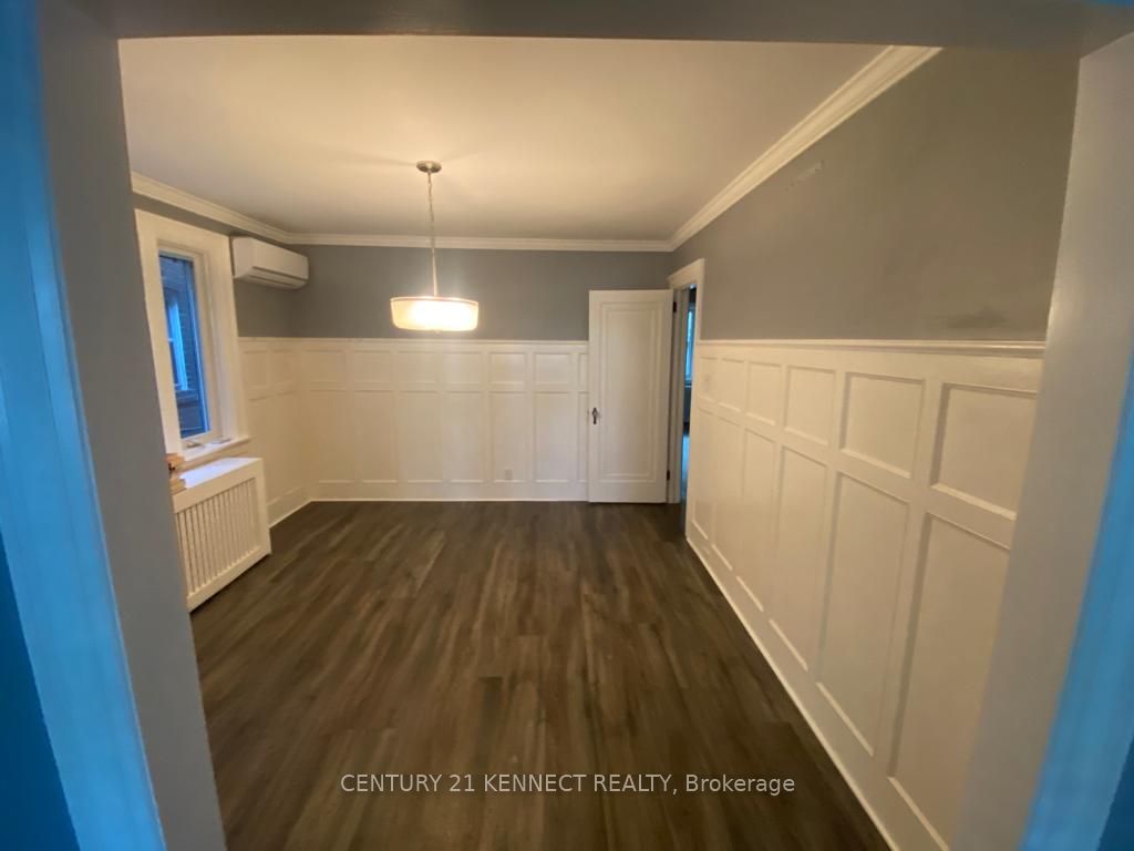 1102 Avenue Road Upper Property Photo 4