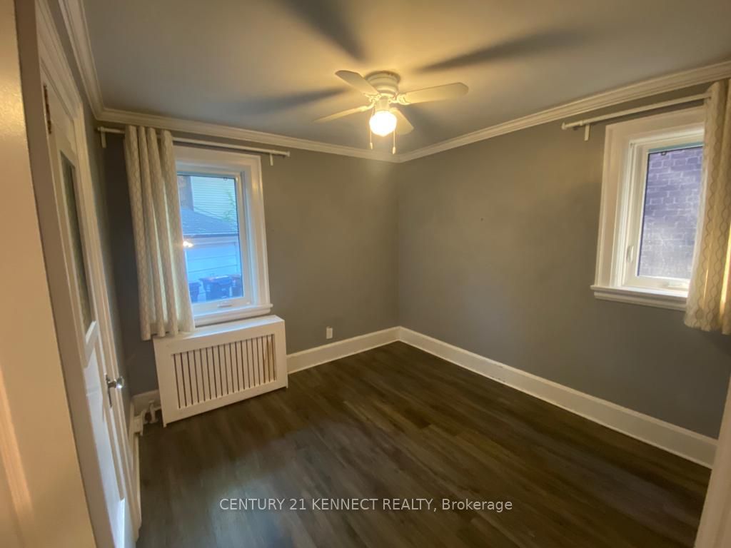 1102 Avenue Road Upper Property Photo 8