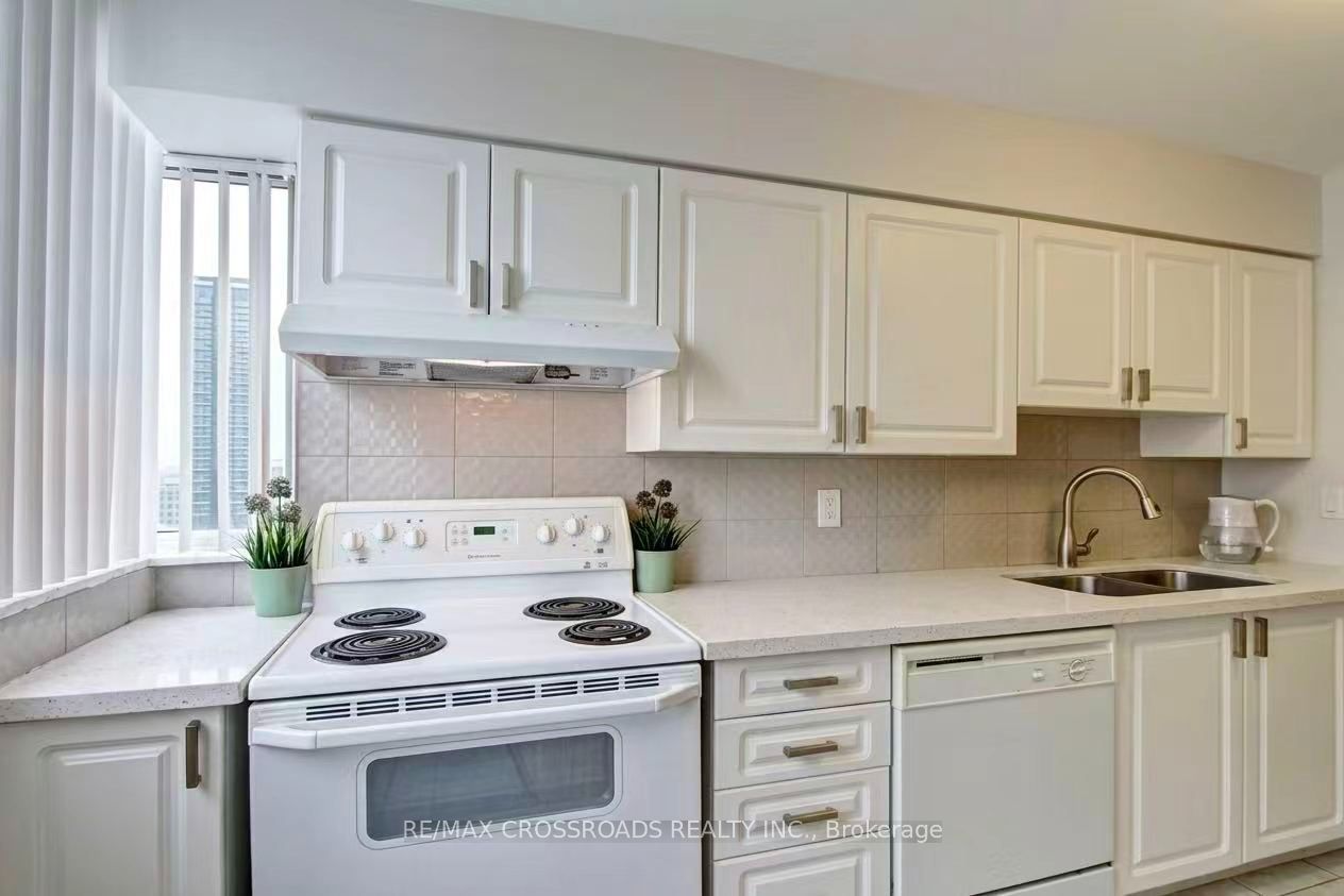 28 Empress Avenue 2012 Property Photo 7