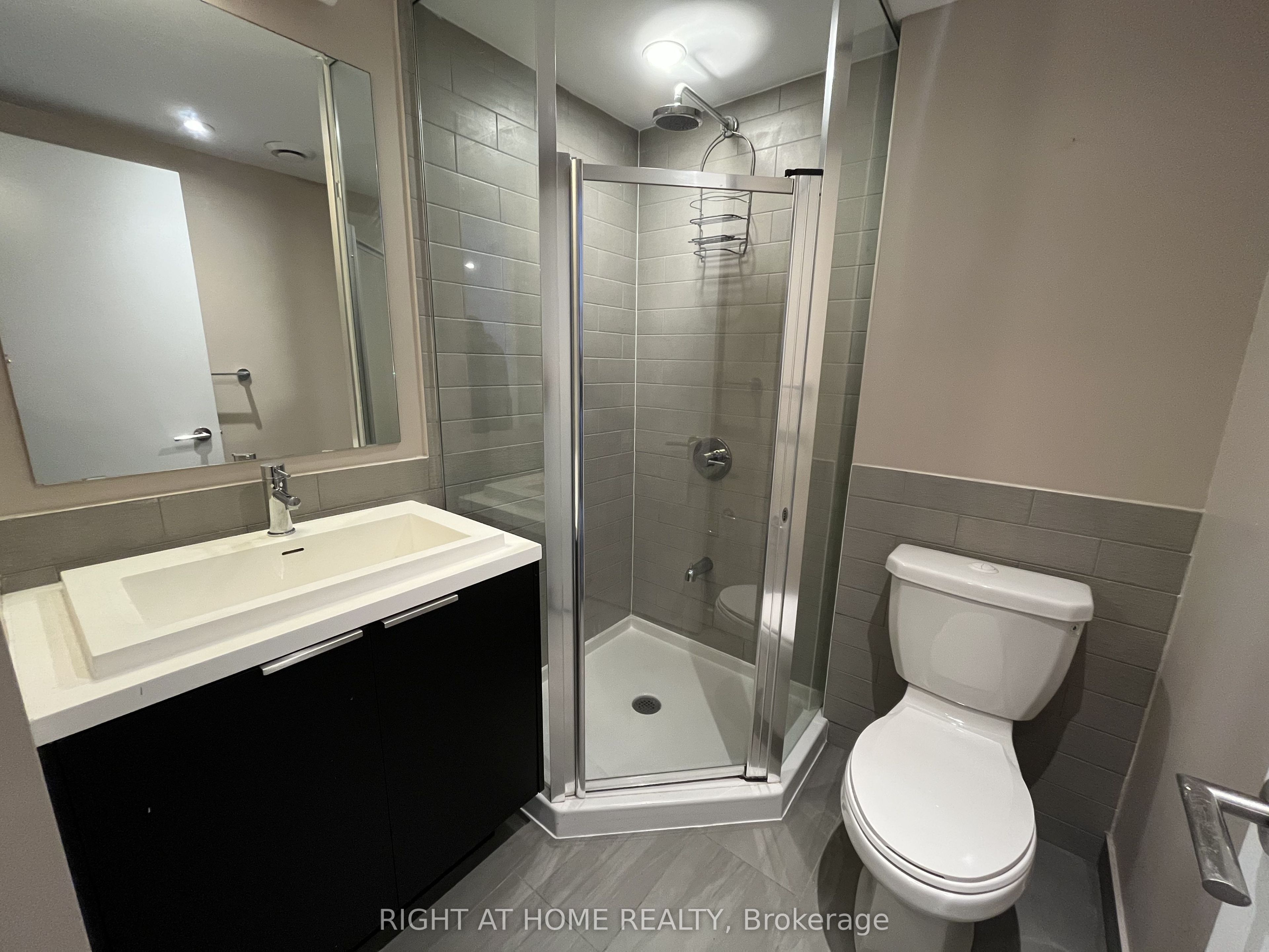 6 Sonic Way 1405 Property Photo 10