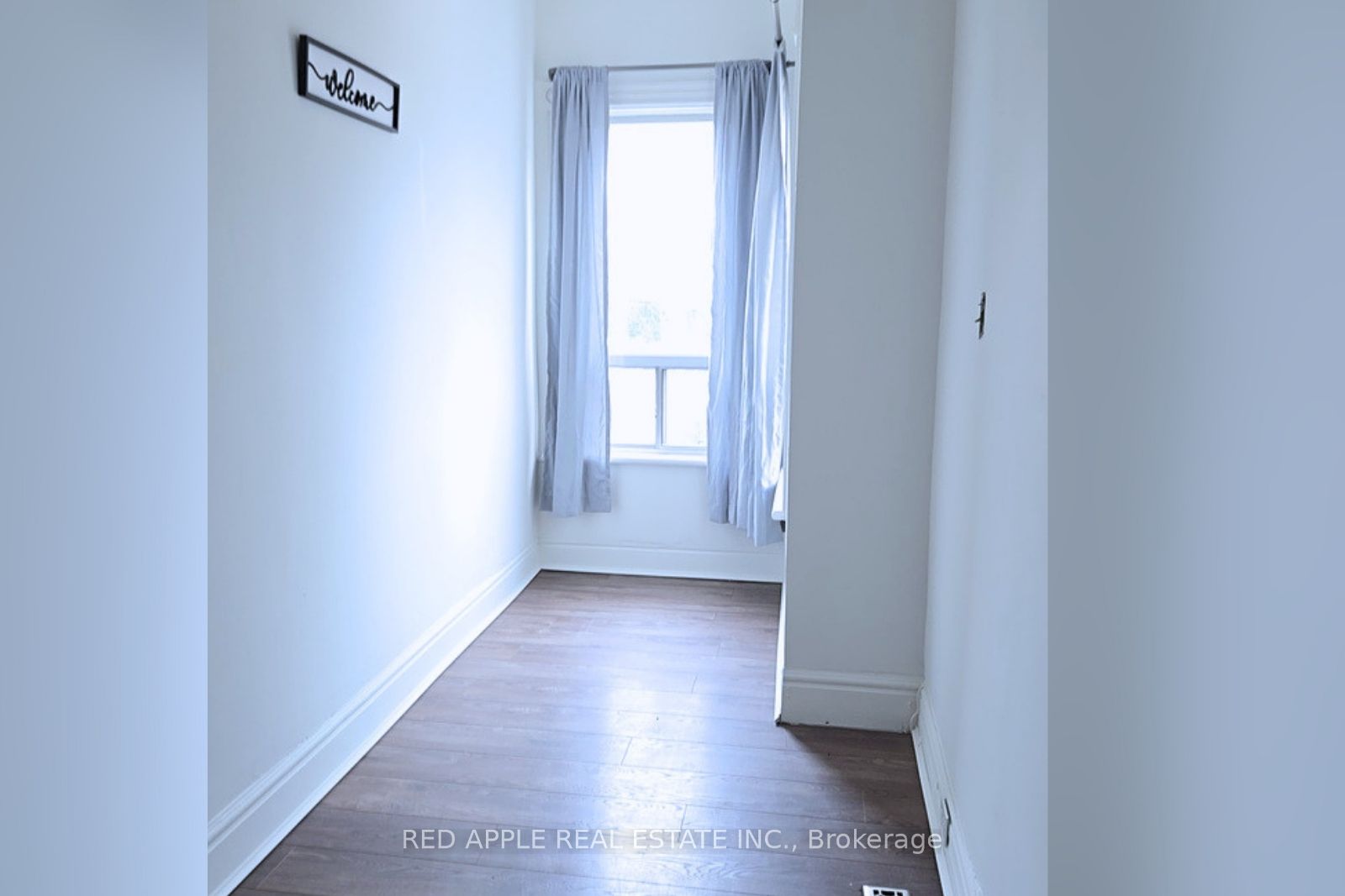 546 Dufferin Street Property Photo 19