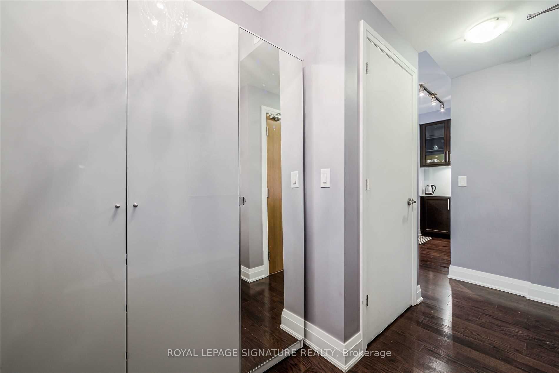 21 Clairtrell Road 408 Property Photo 8