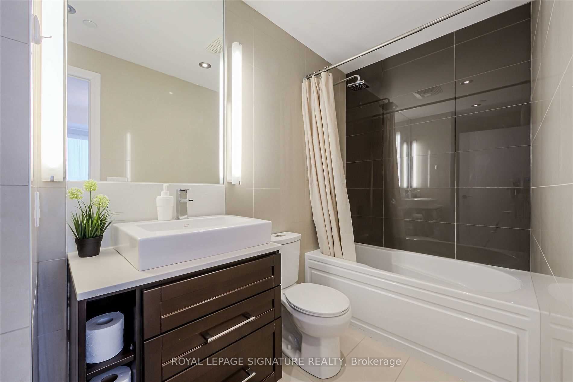 21 Clairtrell Road 408 Property Photo 26