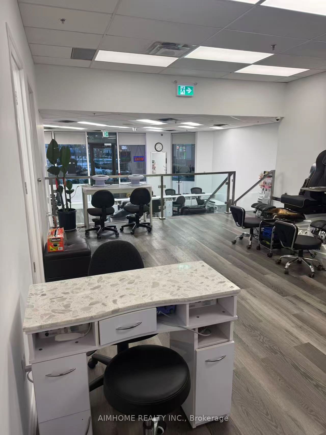 6a Yonge Street Property Photo 9