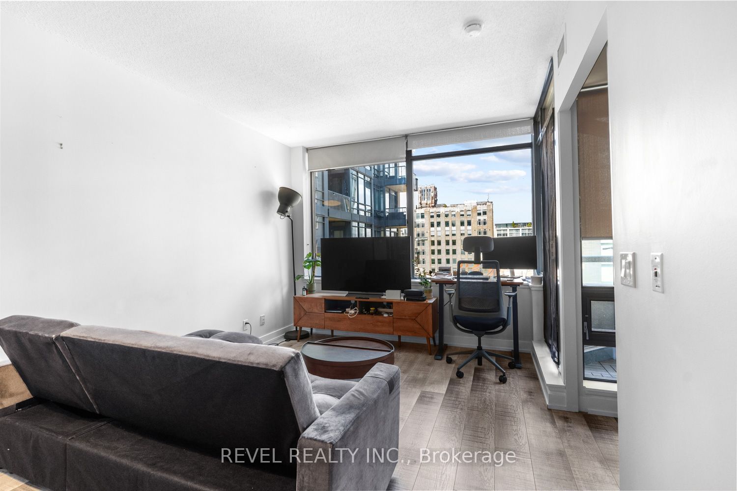 438 King Street W 1119 Property Photo 3