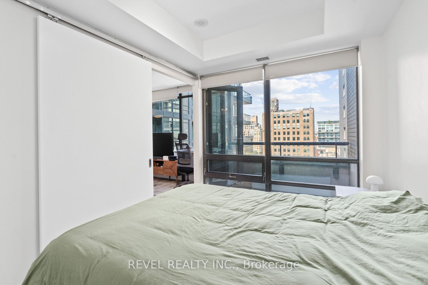 438 King Street W 1119 Property Photo 19