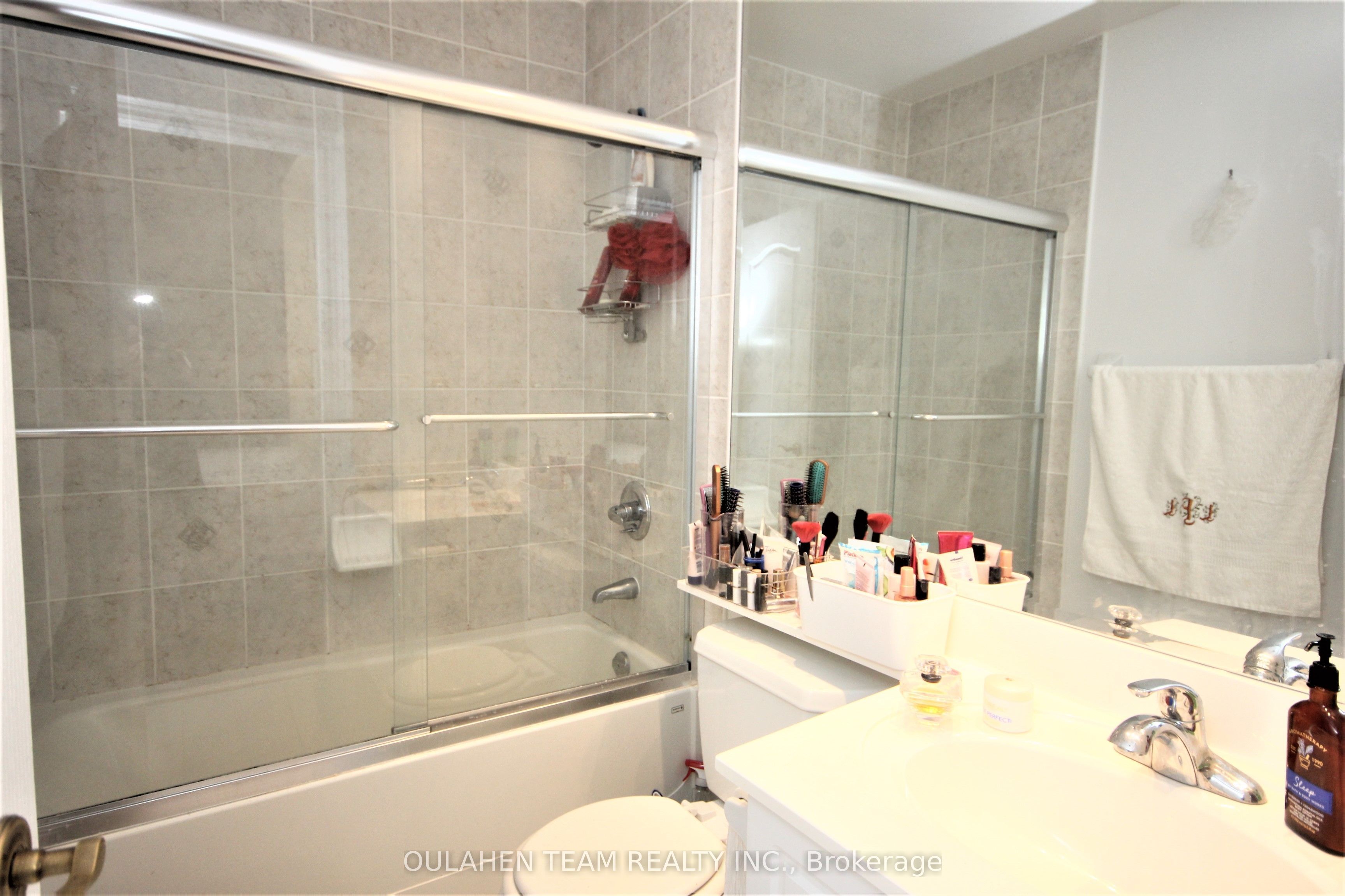 1 Clairtrell Road 1007 Property Photo 6
