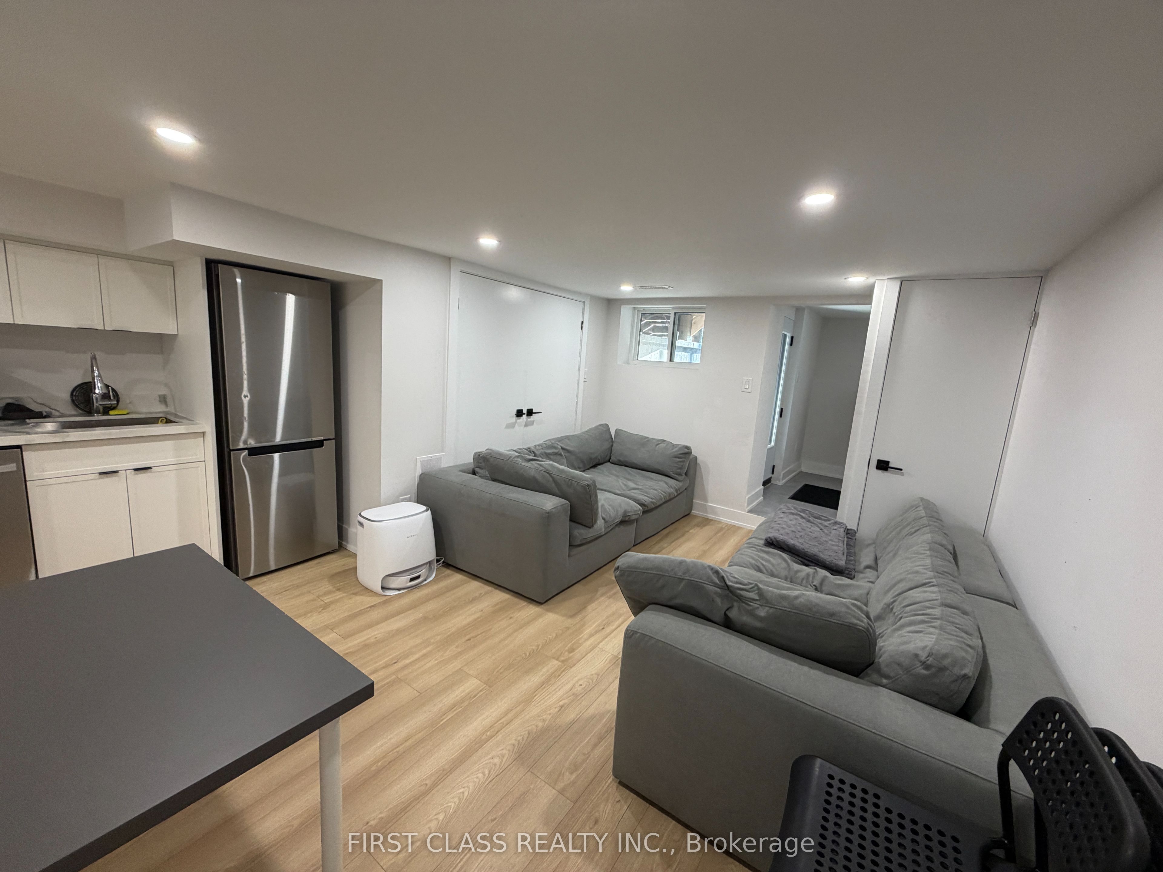 431 Roxton Road Basement Property Photo 8