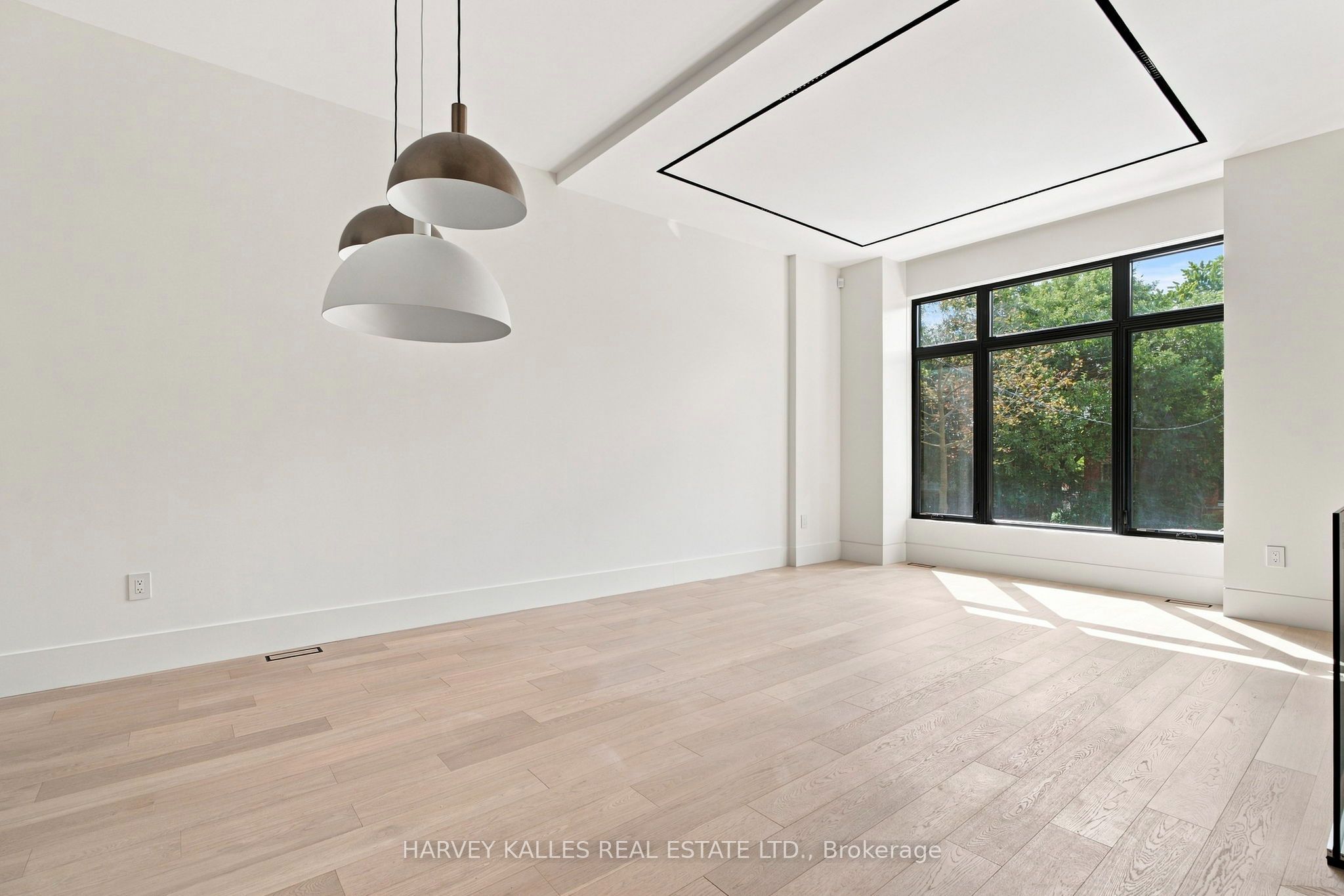 106 Heath Street W Property Photo 6