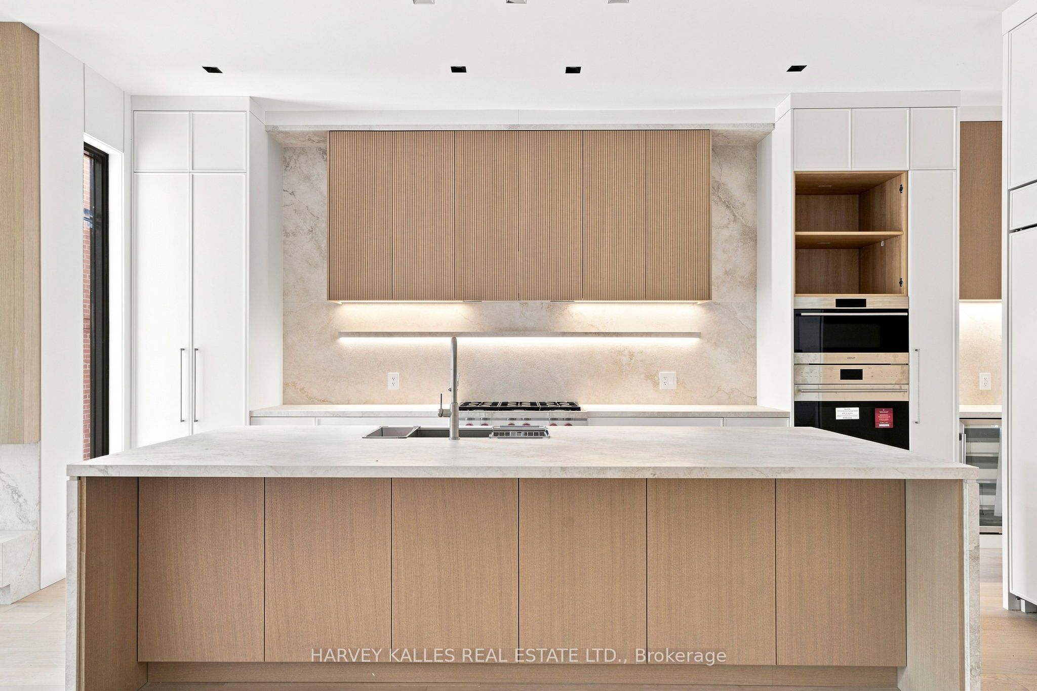 106 Heath Street W Property Photo 10