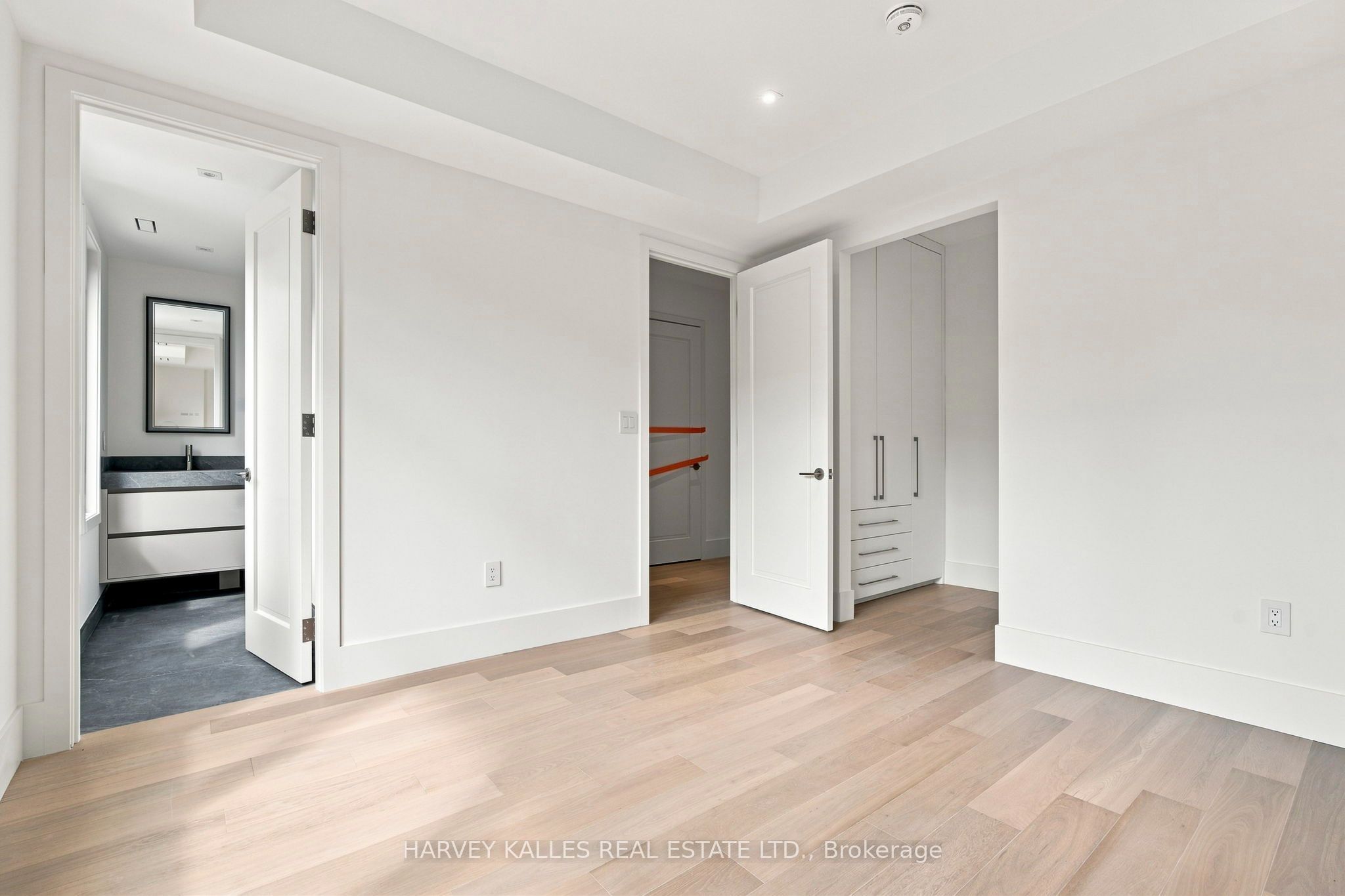 106 Heath Street W Property Photo 29