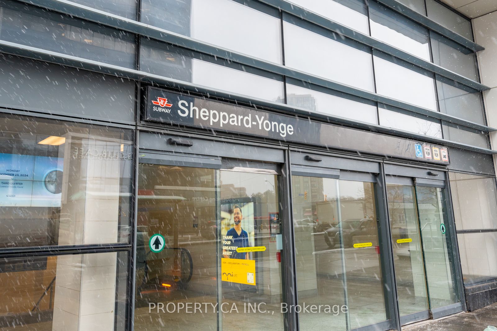 5 Sheppard Avenue E 4221 Property Photo 2