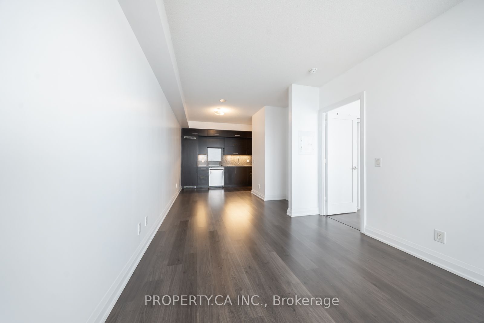 5 Sheppard Avenue E 4221 Property Photo 5