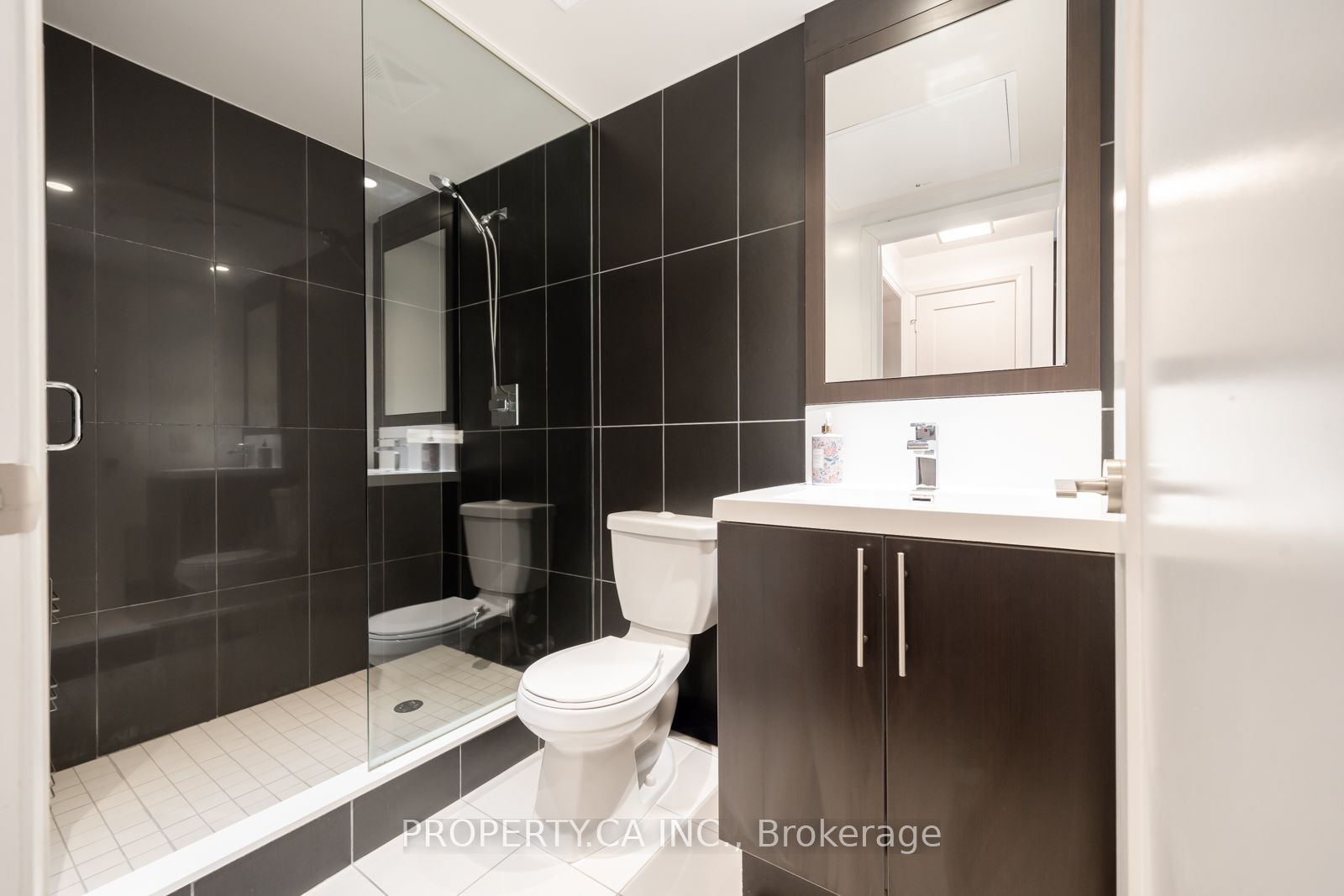 5 Sheppard Avenue E 4221 Property Photo 6