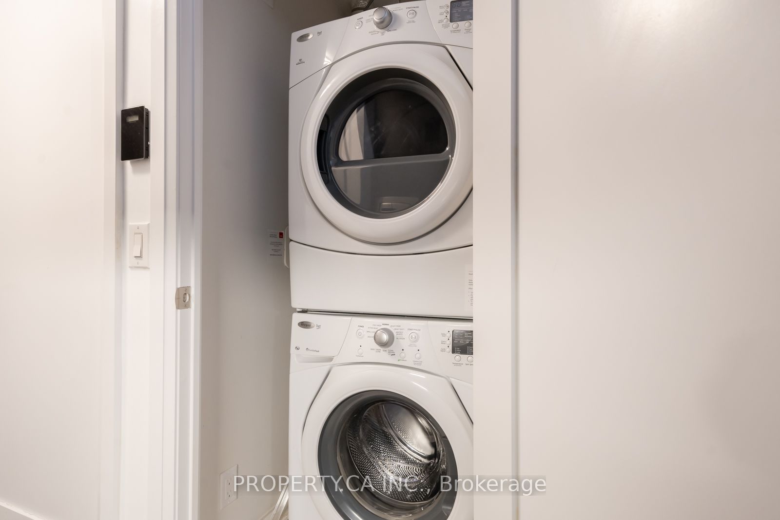 5 Sheppard Avenue E 4221 Property Photo 10