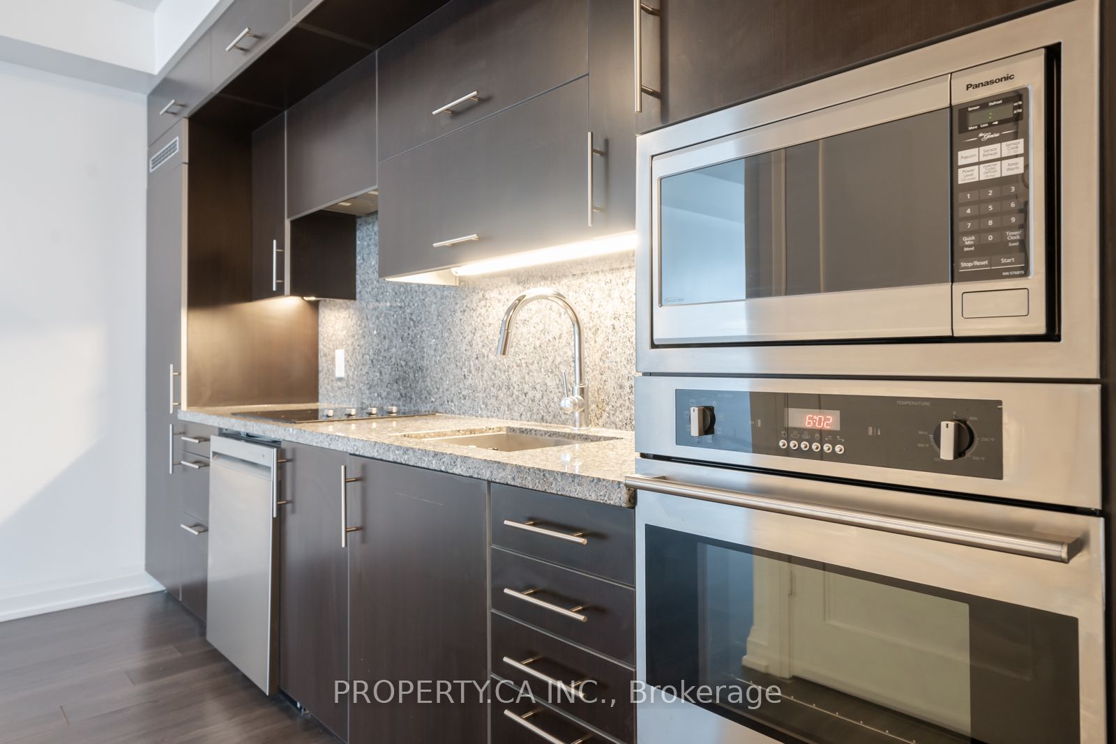 5 Sheppard Avenue E 4221 Property Photo 15