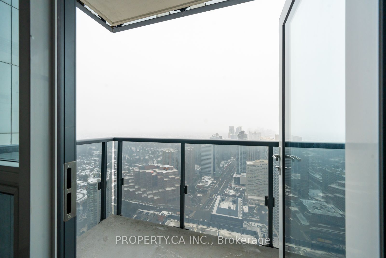 5 Sheppard Avenue E 4221 Property Photo 22