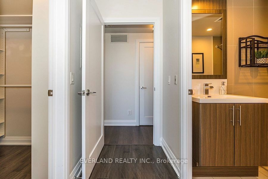 5 Sheppard Avenue E 3620 Property Photo 10