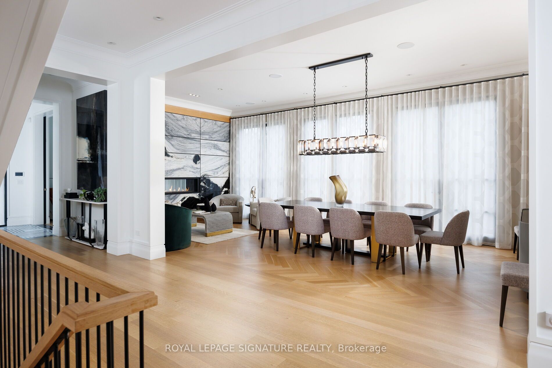 207 Strathallan Boulevard Property Photo 11