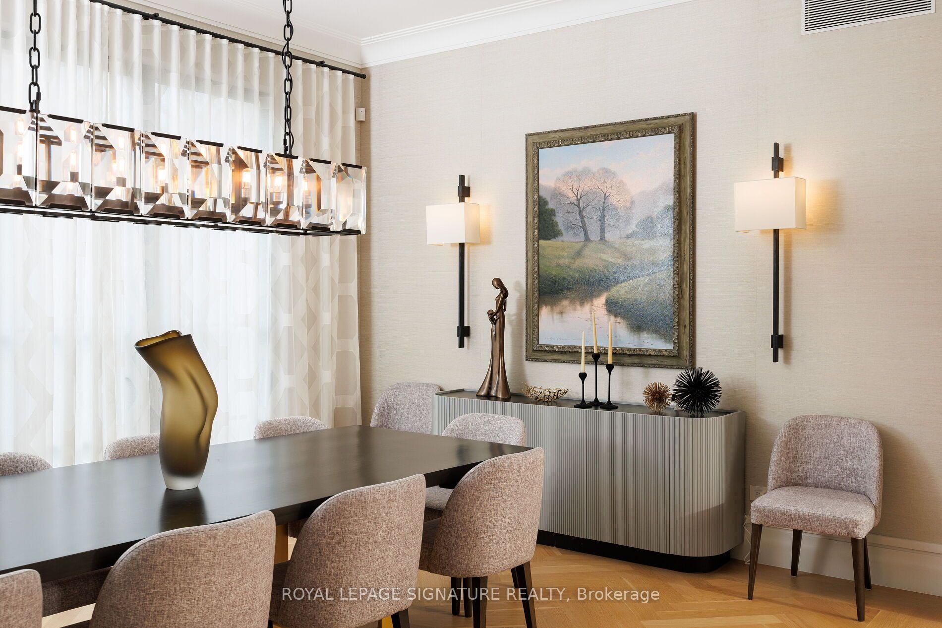 207 Strathallan Boulevard Property Photo 12