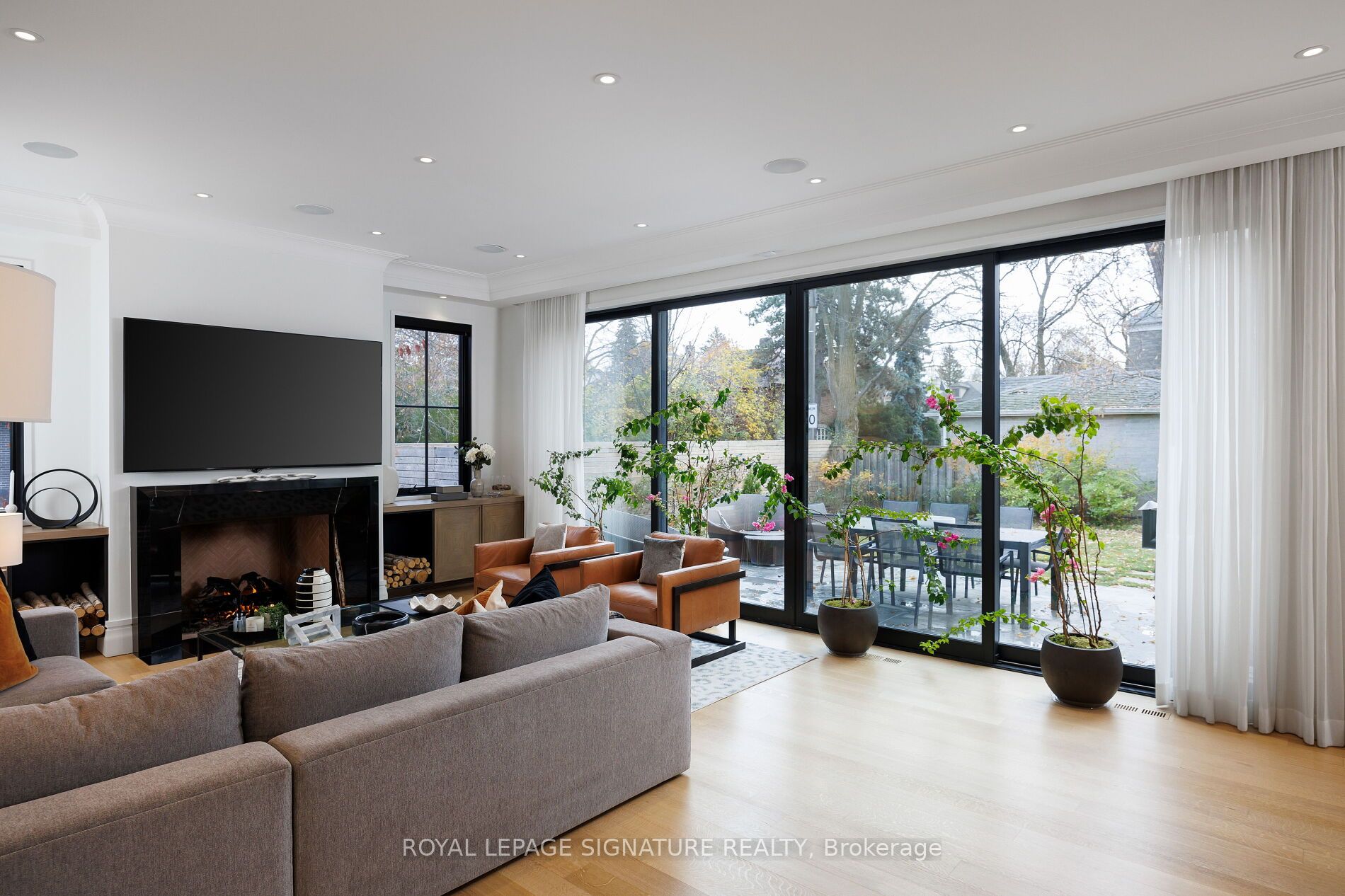 207 Strathallan Boulevard Property Photo 18