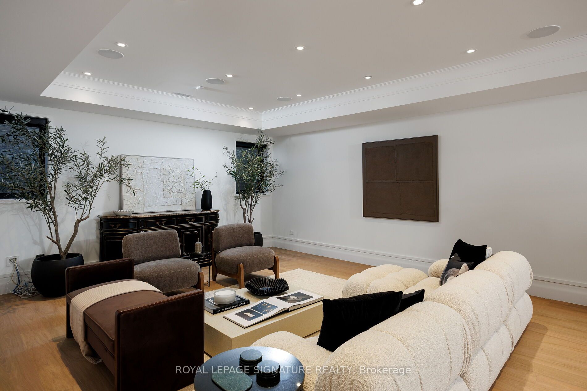 207 Strathallan Boulevard Property Photo 40