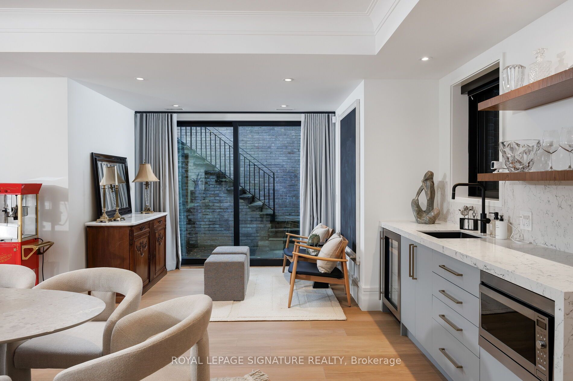 207 Strathallan Boulevard Property Photo 43
