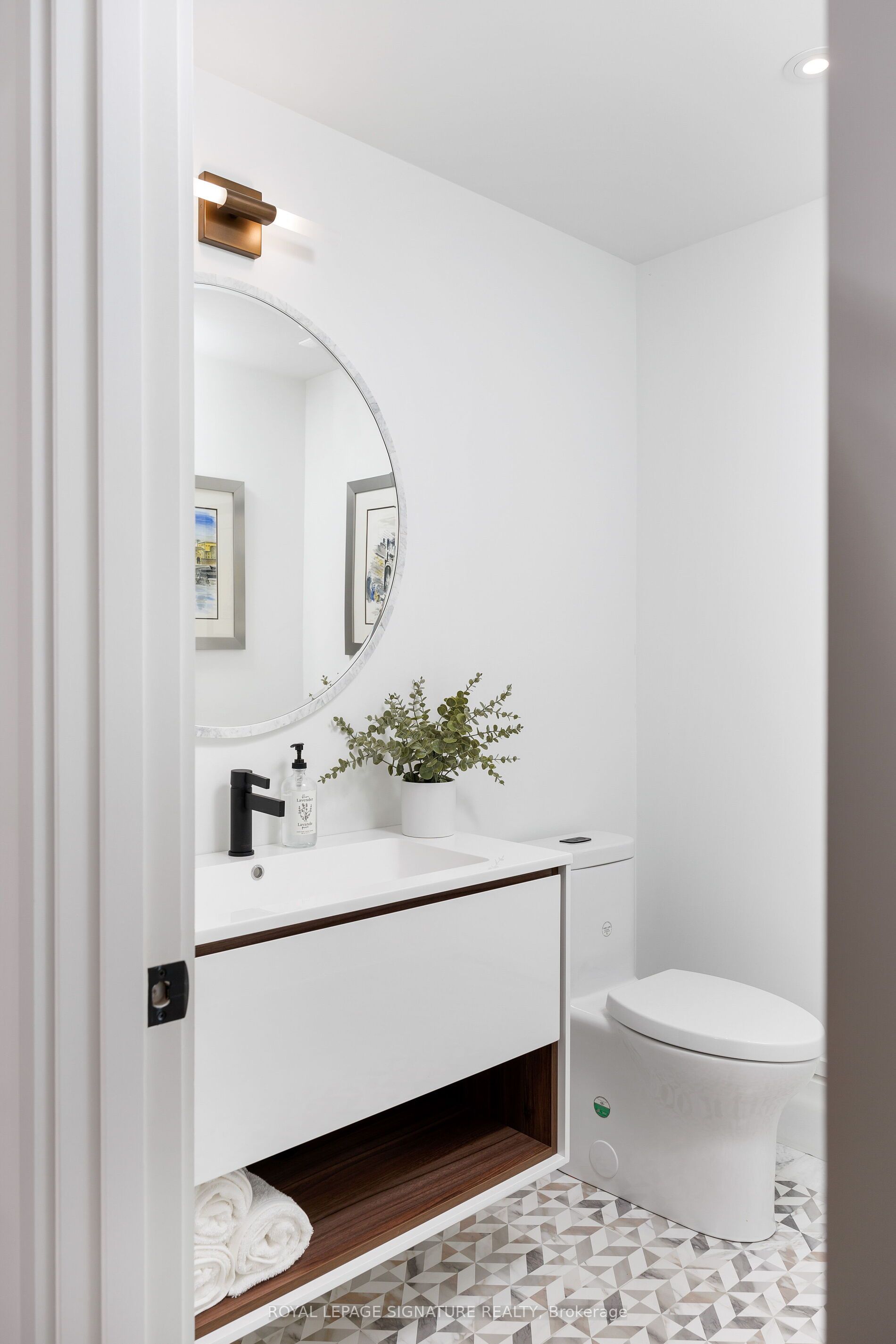 207 Strathallan Boulevard Property Photo 48